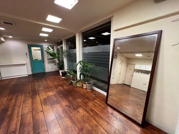 備え付け　姿見鏡 - レンタルスペース　GROW レンタルスペース　GROW  スペース （大）の室内の写真