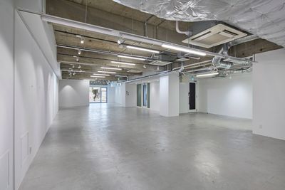 LAIDOUT space 展示会、POP UP、撮影等ができるイベントスペースの室内の写真