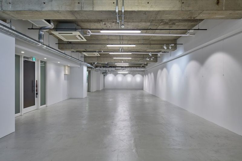 LAIDOUT space 展示会、POP UP、撮影等ができるイベントスペースの室内の写真