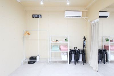 無料の貸し出し備品も充実しています。 - RENTALSTUDIO ACTS小平駅前  ✨【小平駅前45秒】の広々レンタルスタジオ✨の室内の写真