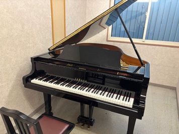 ヤマハミュージック直営教室です。ピアノ等の個人練習に最適なお部屋です。 - 宇都宮センター