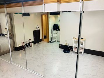 レンタルスタジオSunny 池袋2号店ー懇親会プランの室内の写真