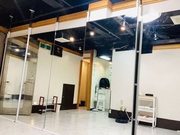 レンタルスタジオSunny 池袋2号店ー懇親会プランの室内の写真