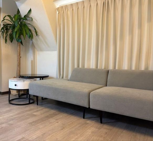 レンタルスペースHANA(大部屋・テーブル椅子二脚・ベッド1台) - レンタルサロン池袋(健美サロンHANA)