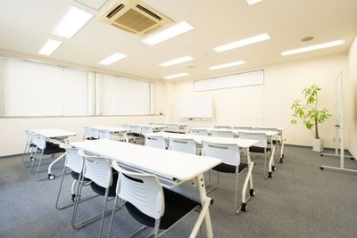 名古屋の貸し会議室「ABCスペース」大須観音店 大須観音2分の大きな貸し会議室Bの室内の写真