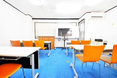 【南森町駅徒歩1分×地域最安】WEB会議・セミナー・勉強会／プロジェクター・モニター・高速WiFi他／大阪駅から1駅 - クル南森町