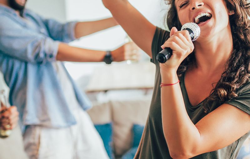 カラオケ付きライブハウス