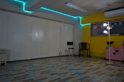LEDの色を変えて簡単な撮影が出来るようになりました！ - SPICY CANDY ダンススタジオの室内の写真