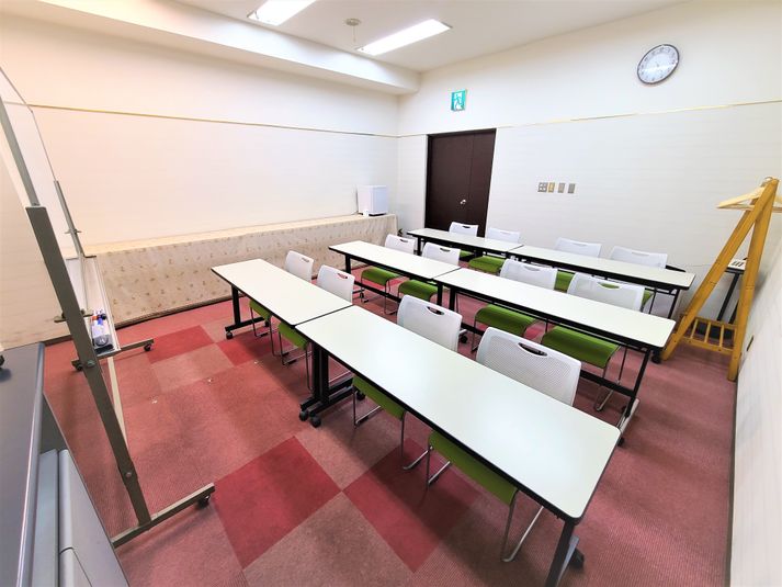 12名様での使用例 - ホテルアスティア名古屋栄 会議室、多目的スペースの室内の写真