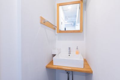 清潔な洗面台です - feel Asakusa STAY レンタルスペースの室内の写真