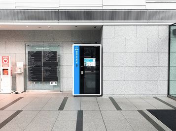 【テレキューブ】新宿フロントタワー。視線と音を遮る、プライベートな集中環境。(20-01) - テレキューブ 新宿フロントタワー 1F商業エリア