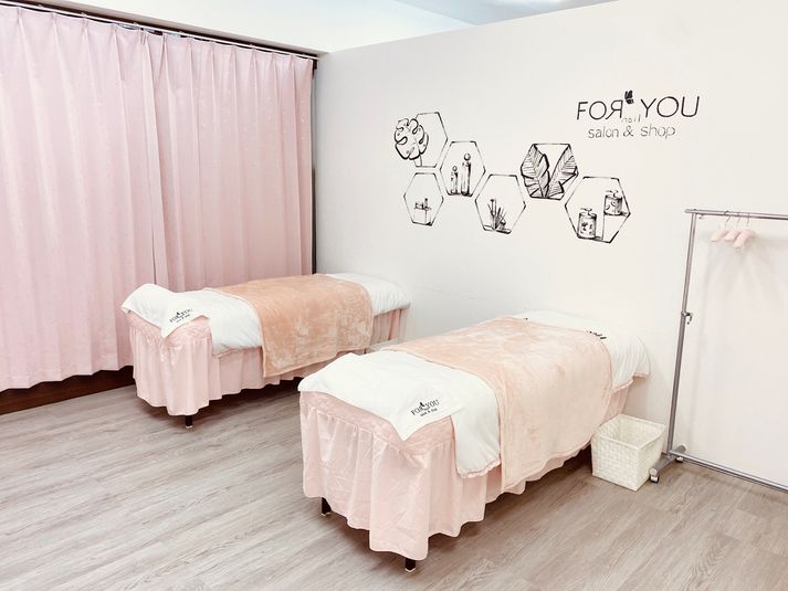 女性専用施術ベッド
美容所登録済
 - ForyouNail 施術ベッドB2の室内の写真