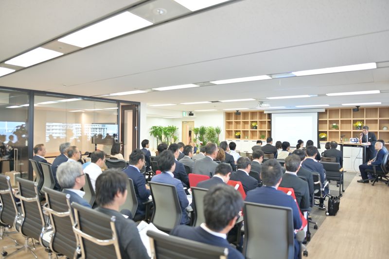 STAYUP横浜 イベント・会議スペースの室内の写真