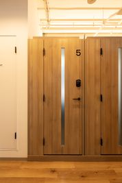 完全個室ワークスペース5 - cocony武蔵小杉 北口店 完全個室ワークスペース武蔵小杉 北口店５（スタンダード）の室内の写真