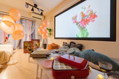 クレオ池袋 少人数 × 貸切個室🎀 120型大画面🎦 高速回線📶　の室内の写真