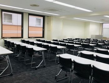 R3C貸会議室(NMF新宿南口ビル) セミナールームAの室内の写真