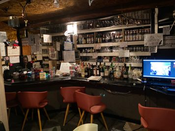 おしゃべりバー 夜は日本一友達が出来るカフェ＆バーをやっているスペースですの室内の写真