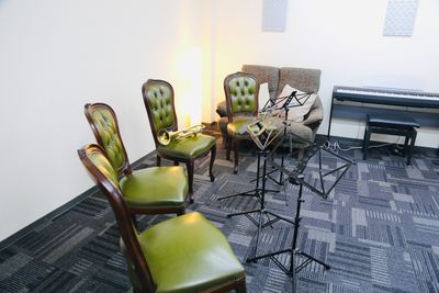 弦楽四重奏レイアウト例 - かちくらBASE まちのレンタル音楽室の室内の写真