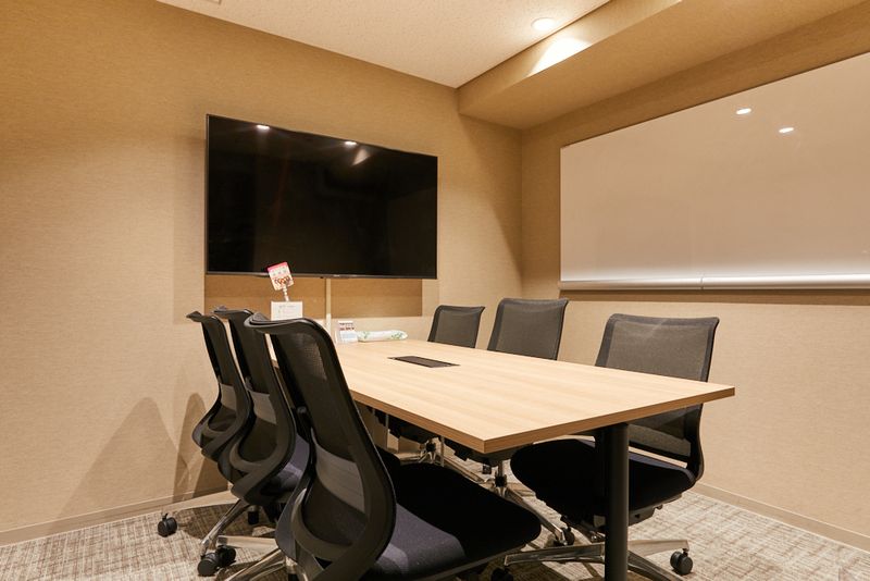 H¹T五反田（サテライト型シェアオフィス） 会議室 01(6名)の室内の写真