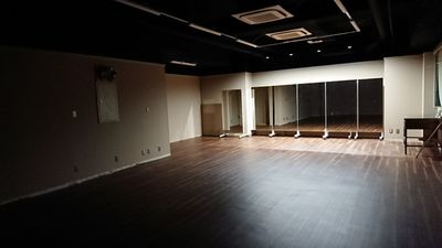 THビル2階Aルーム 多目的スペース（会議室、セミナールーム、ダンススタジオ）の室内の写真
