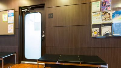 4H入り口 - ミュージックアベニュー横浜 アップライトピアノ、エレクトーン 防音部屋 4H教室の室内の写真