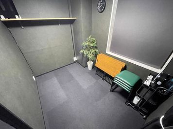 【Room 3】新宿駅・代々木駅至近！軽作業やお着替えなど様々な用途でご利用いただけるスペースです - SPHYNX スフィンクス 新宿