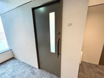【スペース入り口】 - エキスパートオフィス大宮 718の入口の写真
