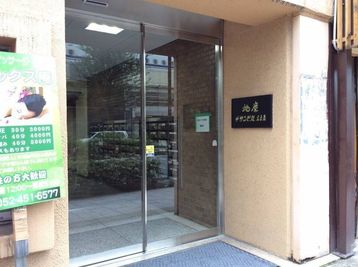 RAKUNA 名古屋 リニューアル会議室の入口の写真