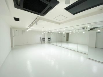 ZERO DANCE STUDIO ANNEXスタジオの室内の写真