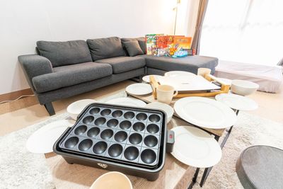 お皿を並べてみんなでパーティー🥓🔥 - 452_MOLE名古屋栄 レンタルスペースの室内の写真