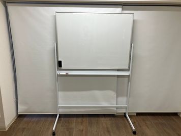 ホワイトボード - 『アイデアナビゲーションルーム』名古屋丸の内店 貸し会議室188の設備の写真