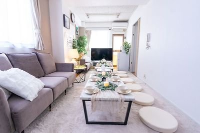 ジモスペ八王子 キッチン設備が充実！ホワイトベースの可愛いレンタルスペースの室内の写真