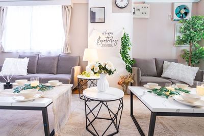 ジモスペ八王子 キッチン設備が充実！ホワイトベースの可愛いレンタルスペースの室内の写真