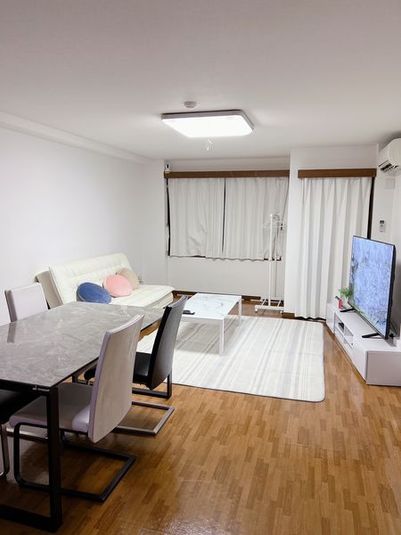 白色を基調としたお部屋です✨ - shiro町田 町田駅で人気なレンタルスペース【10人まで利用可能】の室内の写真