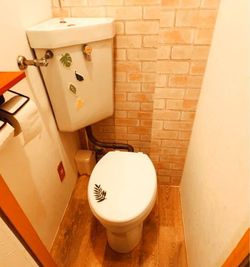 トイレ（下フロア） - Potevent  カラオケ完備♪営業もできるレンタル専用バー　Potevent の室内の写真