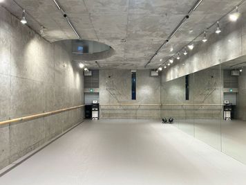 1Fスタジオ（夜間） - co-lab-canvas Villart レンタルスタジオ / スペース / ギャラリー / イベントの室内の写真